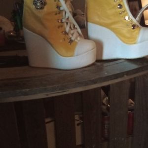 Platform High top sneaker/tennis shoes